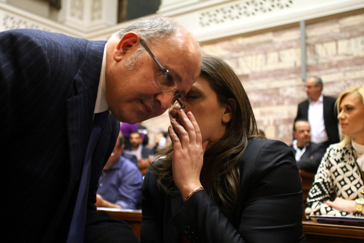 Φωνές κατά Κωνσταντοπούλου ακόμη κι από τα έδρανα του ΣΥΡΙΖΑ
