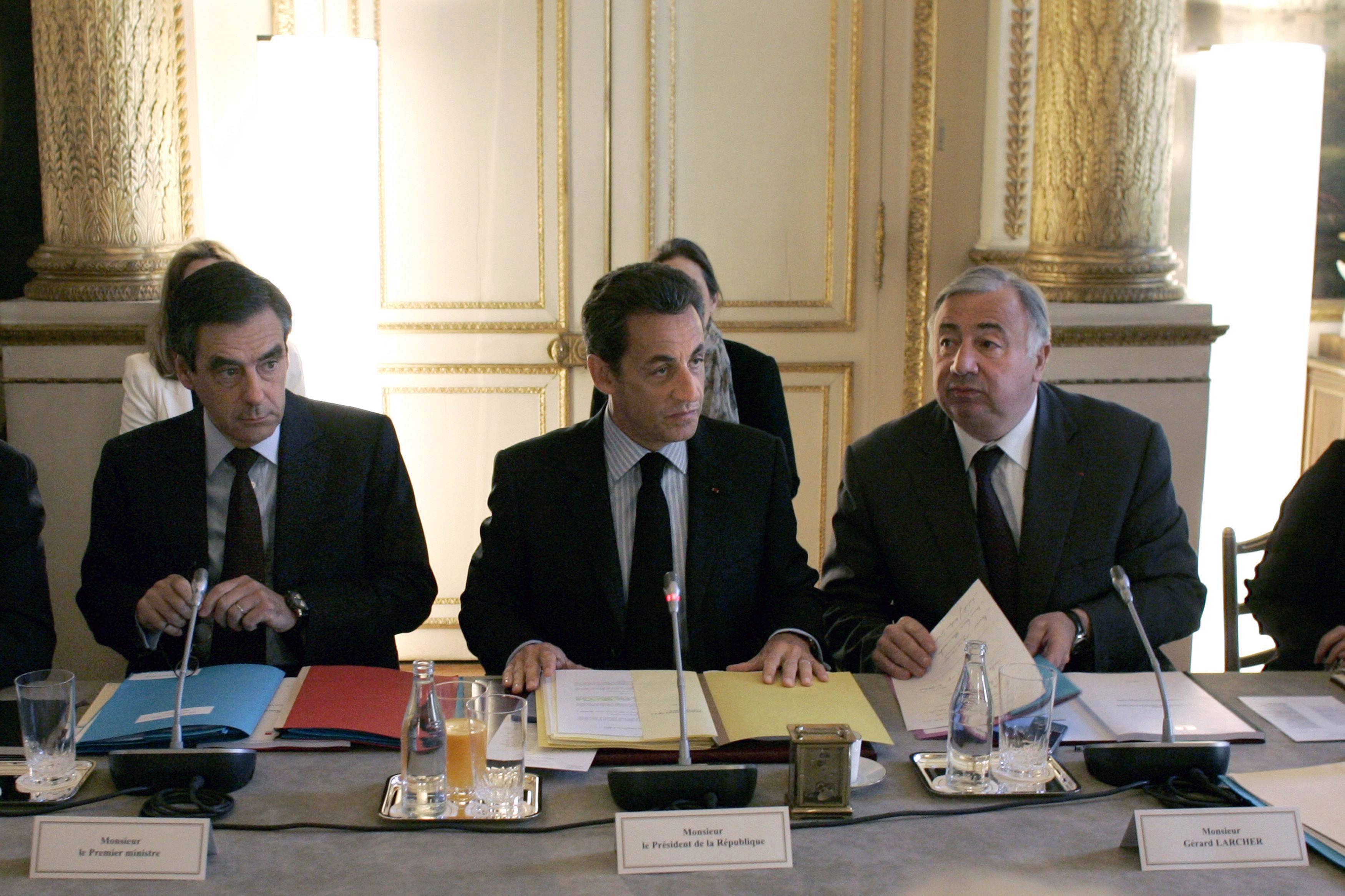 Μείωση δημοσίων δαπανών κατα 45 δισ. ανακοίνωσε η Γαλλία