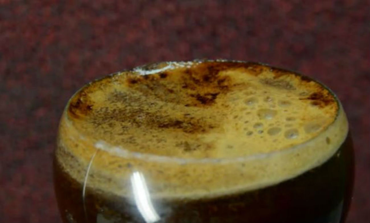 Δεν φαντάζεστε με τι υλικά έφτιαξε μια… καφετέρια φίλτρου (BINTEO)