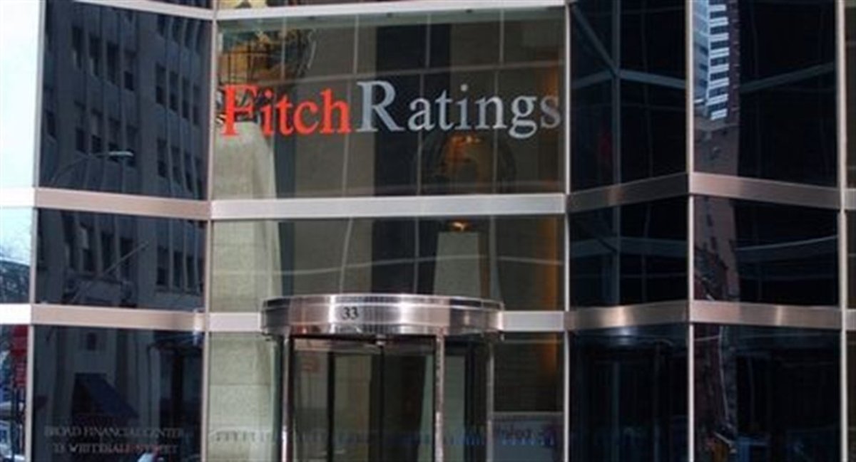 Ο Fitch υποβάθμισε σε αρνητικό το outlook της Ελλάδας