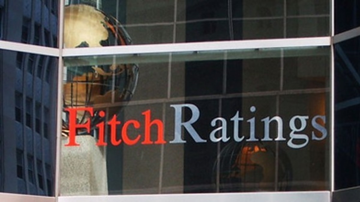Fitch για Κύπρο: Κίνδυνος μετάδοσης της κρίσης στην Ευρωζώνη