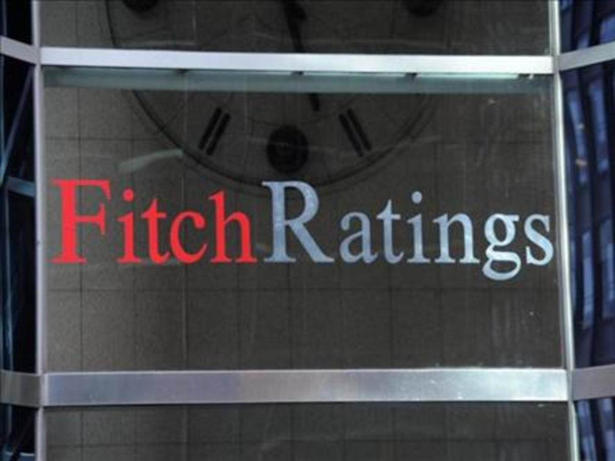 Fitch: “Θετική ενέργεια” τα  προγράμματα λιτότητας της Ισπανίας