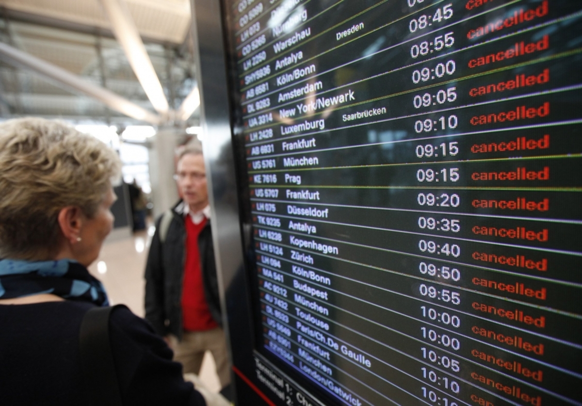 Γεμάτος ακυρώσεις ο πίνακας αναχωρήσεων στο αεροδρόμιο της Φρανκφούρτης ΦΩΤΟ REUTERS