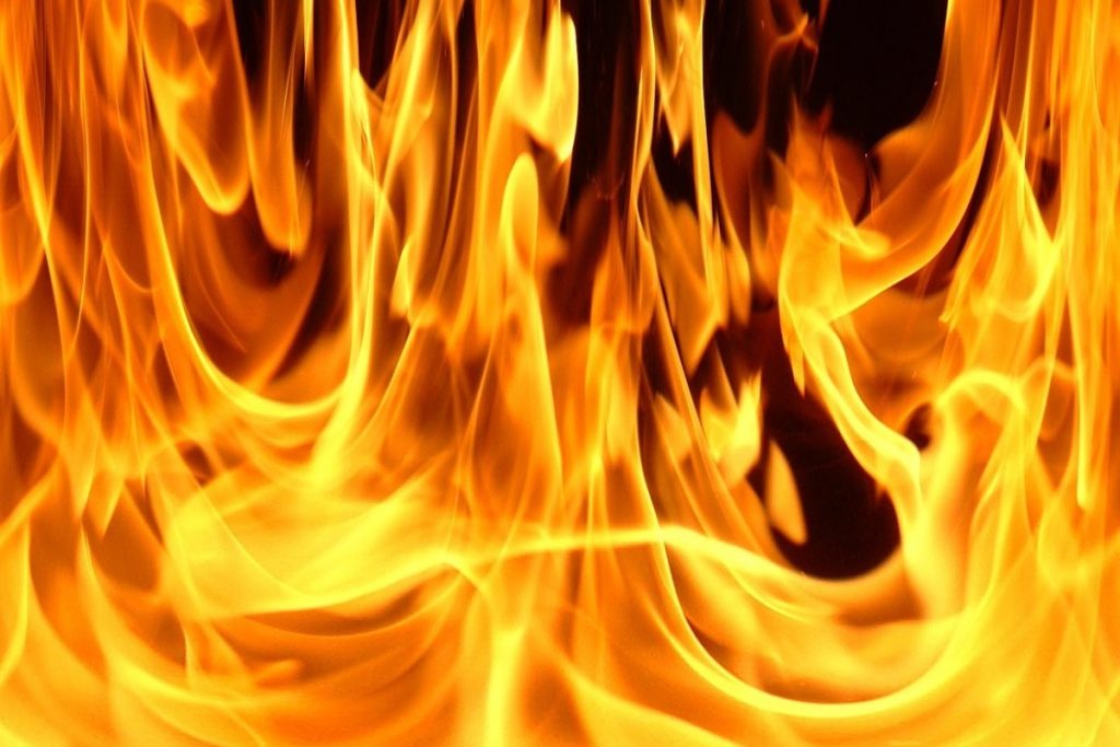 Κινδύνευσε να καεί ζωντανή πασίγνωστη λαϊκή τραγουδίστρια! Έχασε το μωρό της η κόρη της!