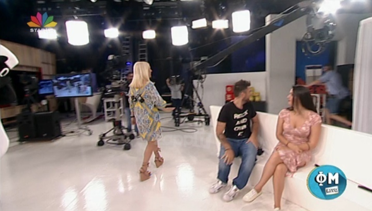 Τα ερωτικά αγκομαχητά στον αέρα του ΦΜ Live προκάλεσαν αναστάτωση!
