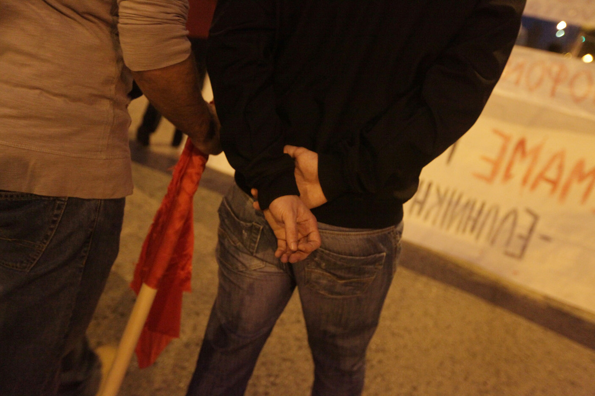 Κουκουλοφόροι μπούκαραν σε φοιτητικό πάρτι και άρπαξαν τις εισπράξεις