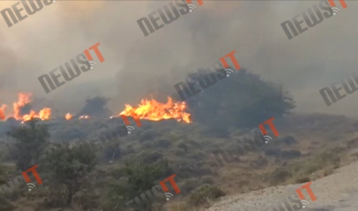 Δερβενοχώρια: Φούντωσε η φωτιά