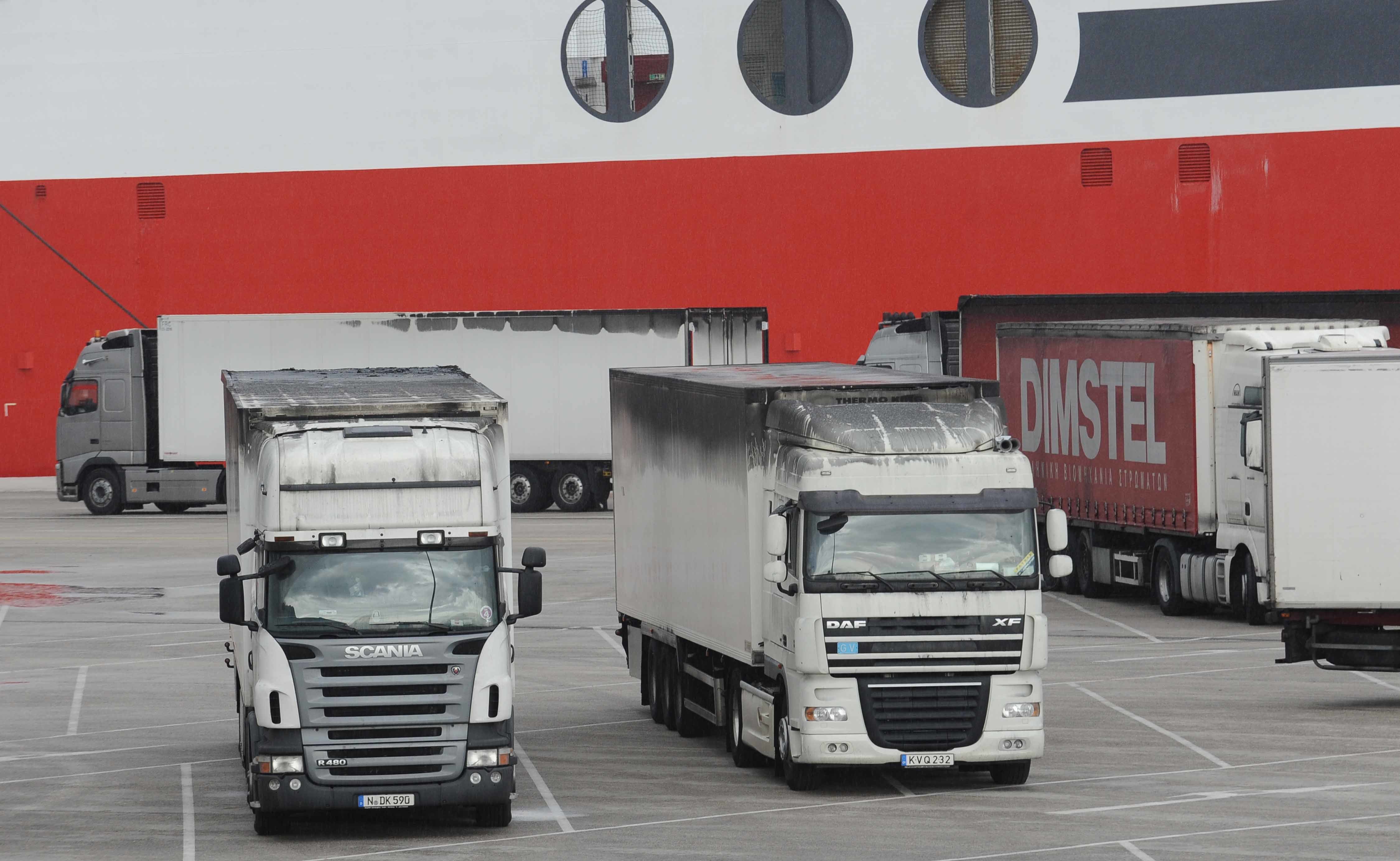 Αναστέλλουν την απεργία οι αυτοκινητιστές φορτηγών και δίνουν χρόνο στην κυβέρνηση