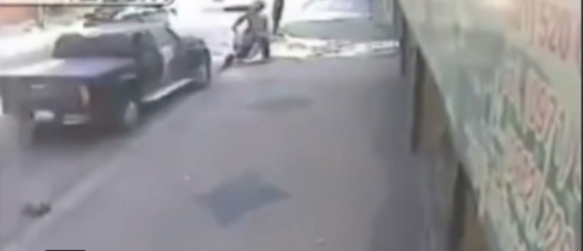 Πήγαν να τον κλέψουν και εκείνος έπεσε πάνω τους …