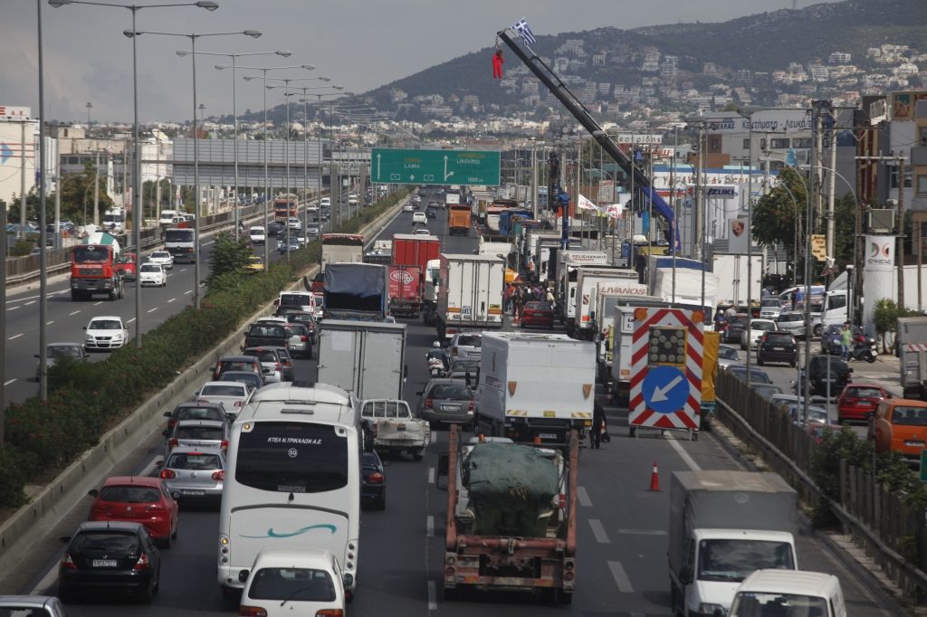 Η απεργία των φορτηγατζήδων έληξε.Τώρα;