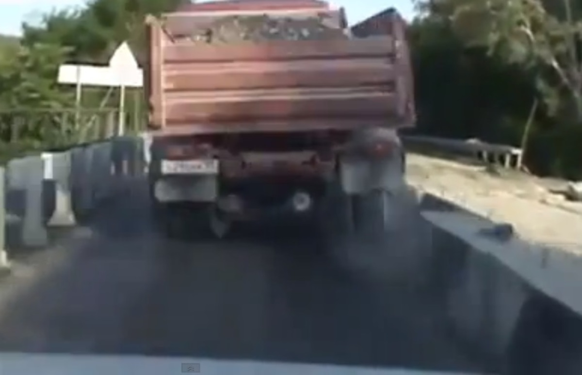 Σοκαριστικά ατυχήματα με φορτηγά στους δρόμους της Ρωσίας!