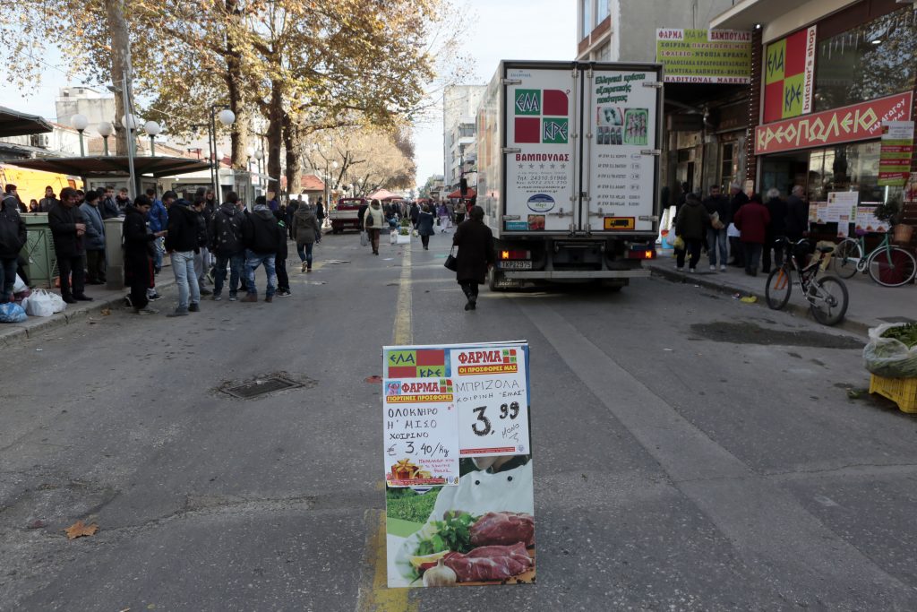 Ηράκλειο: “Καπνός” έγινε φορτηγό με 10 τόνους μέλι!
