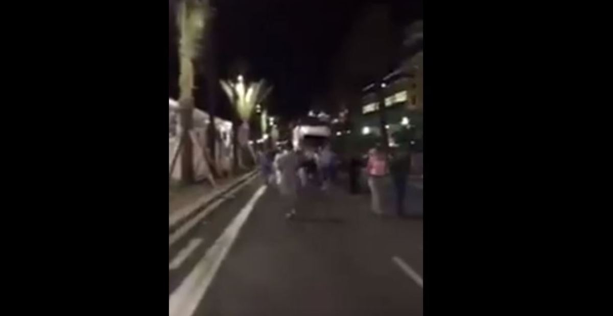 Νέο συγκλονιστικό βίντεο από την δολοφονική πορεία του φορτηγού στη Νίκαια! Προσοχή! ΠΟΛΥ ΣΚΛΗΡΕΣ ΕΙΚΟΝΕΣ