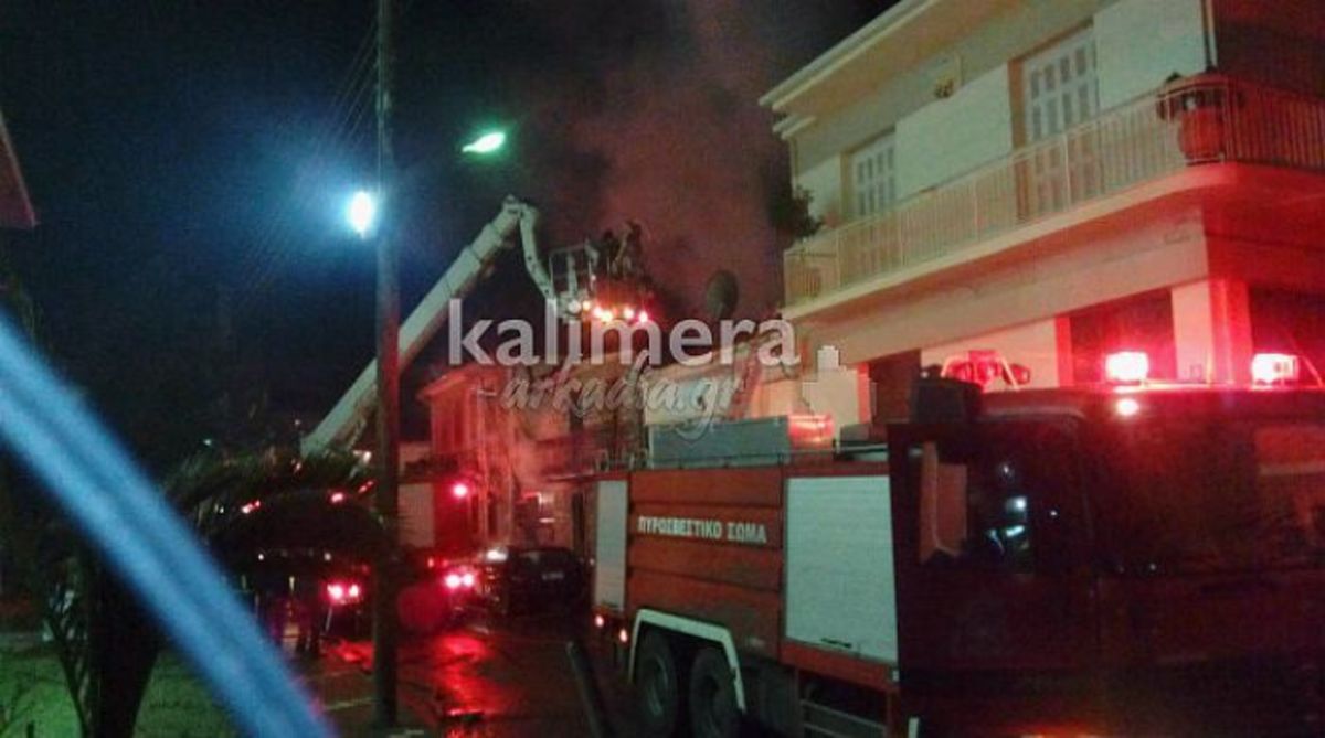 Μεγάλη επιχείρηση της πυροσβεστικής για την κατάσβεση πυρκαγιάς σε διώροφο (ΒΙΝΤΕΟ)