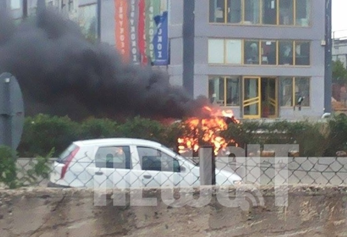 Κάηκε αυτοκίνητο στην Αθηνών-Λαμίας στο ύψος της Μεταμόρφωσης – Μποτιλιάρισμα 3 χλμ
