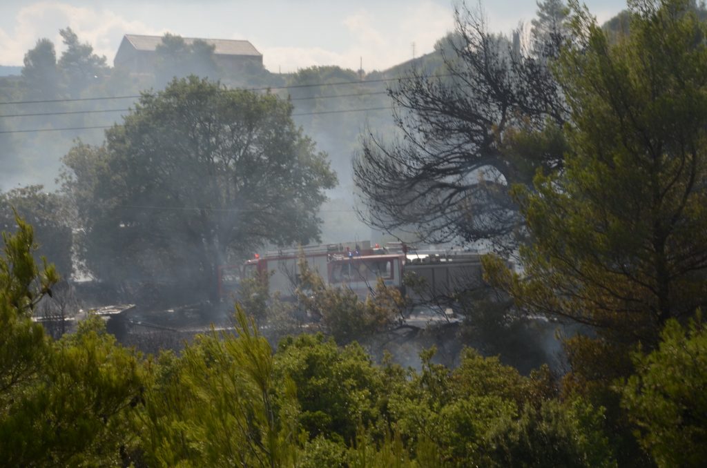 Δύο προσαγωγές για πυρκαγιά στον Αλμυρό