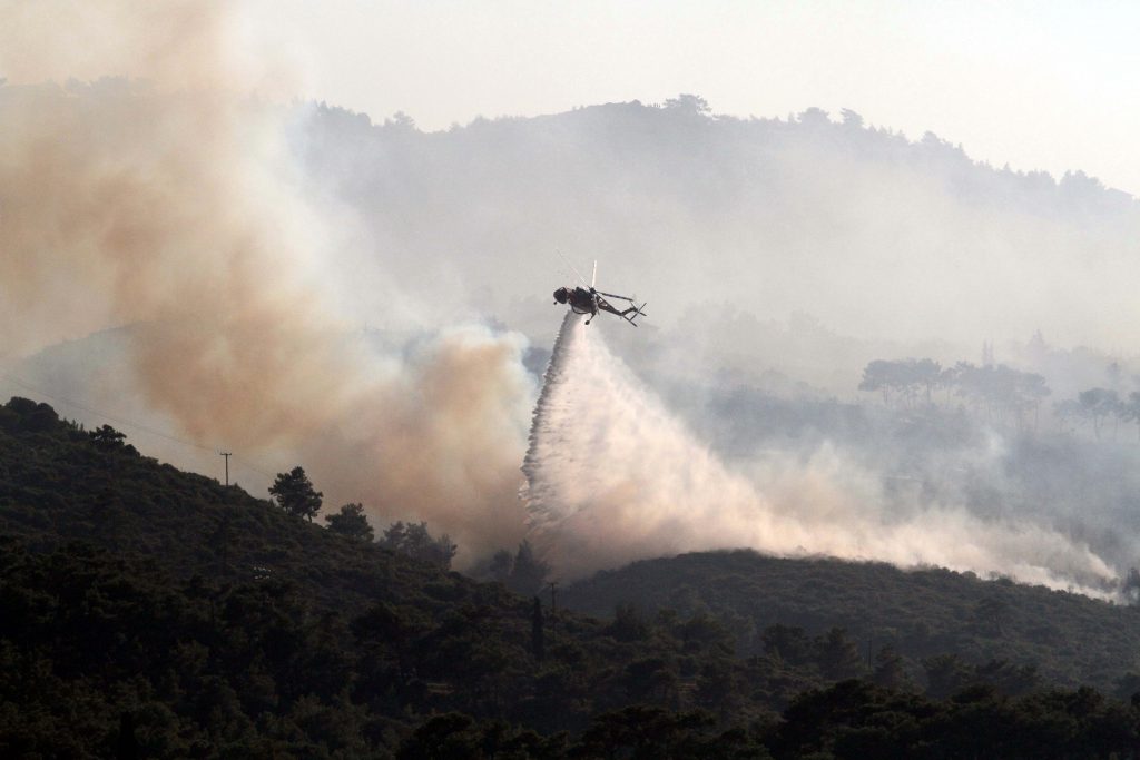 Υπό μερικό έλεγχο η πυρκαγιά στην Αμαλιάδα