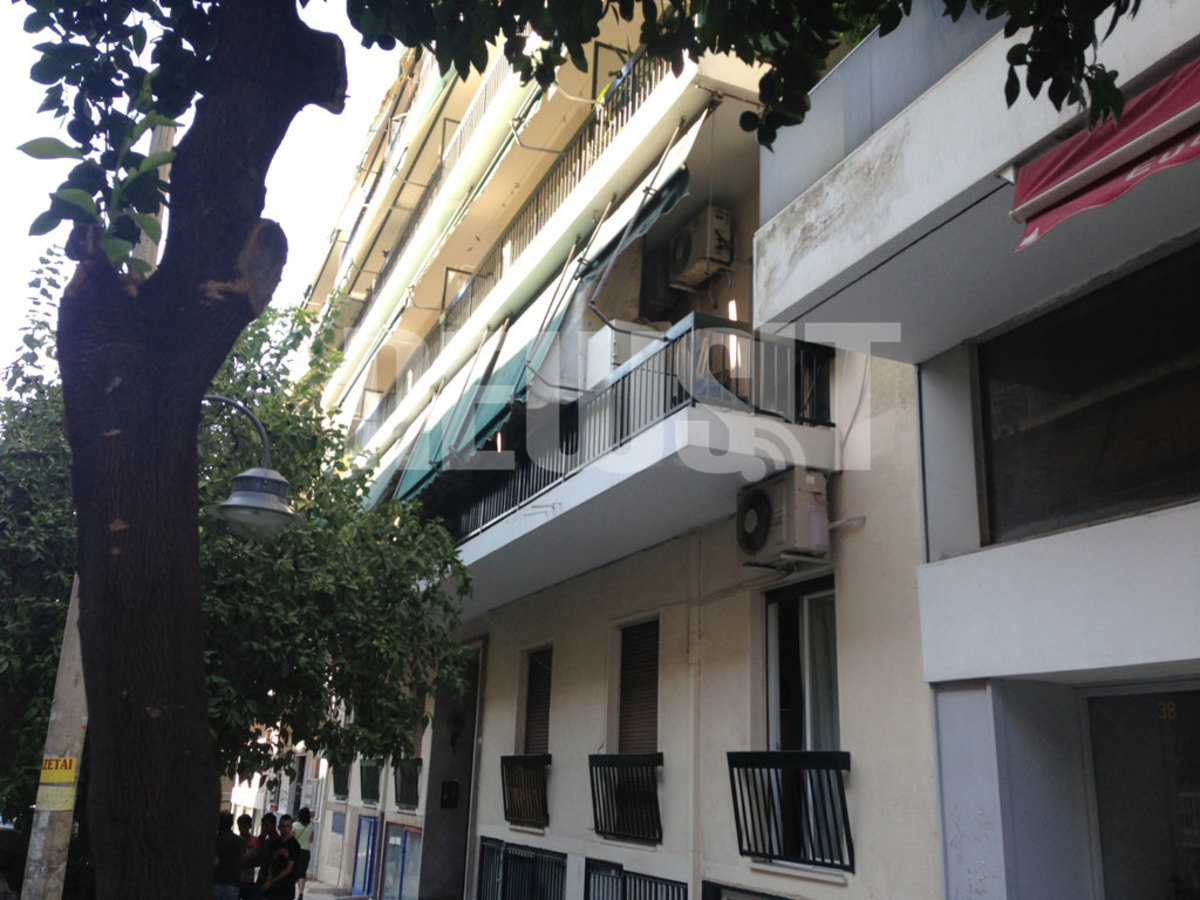 Μάνα και γιος νεκροί από αναθυμιάσεις στο σπίτι τους στην Καλλιθέα!