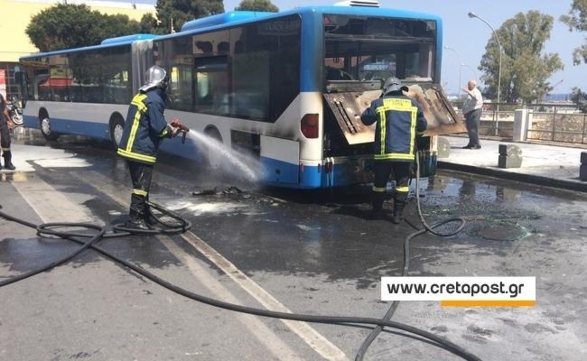 Πήρε φωτιά αστικό λεωφορείο γεμάτο κόσμο! ΦΩΤΟ