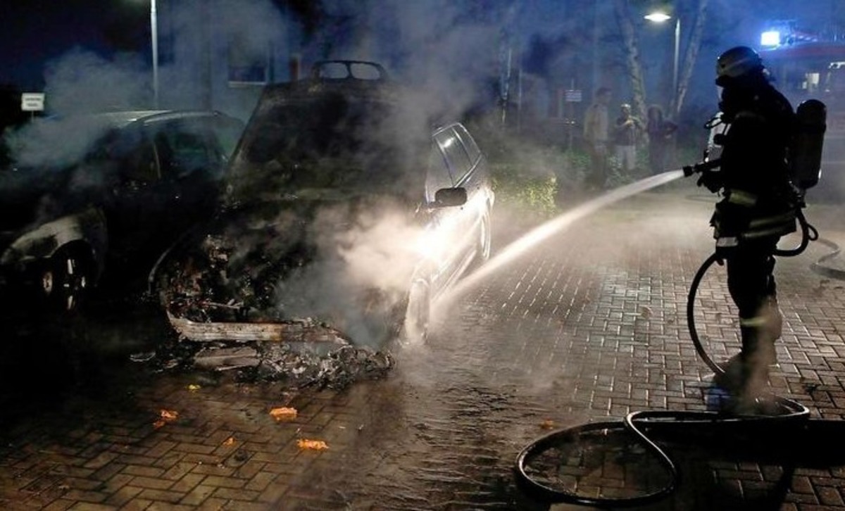 Έκαψαν αυτοκίνητο της ελληνικής πρεσβείας στο Βερολίνο