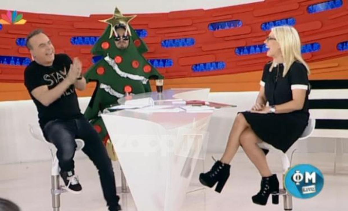 Ο Φώτης φλέρταρε τη Μαρία κι “έπεσε” το πλατό από τα γέλια!