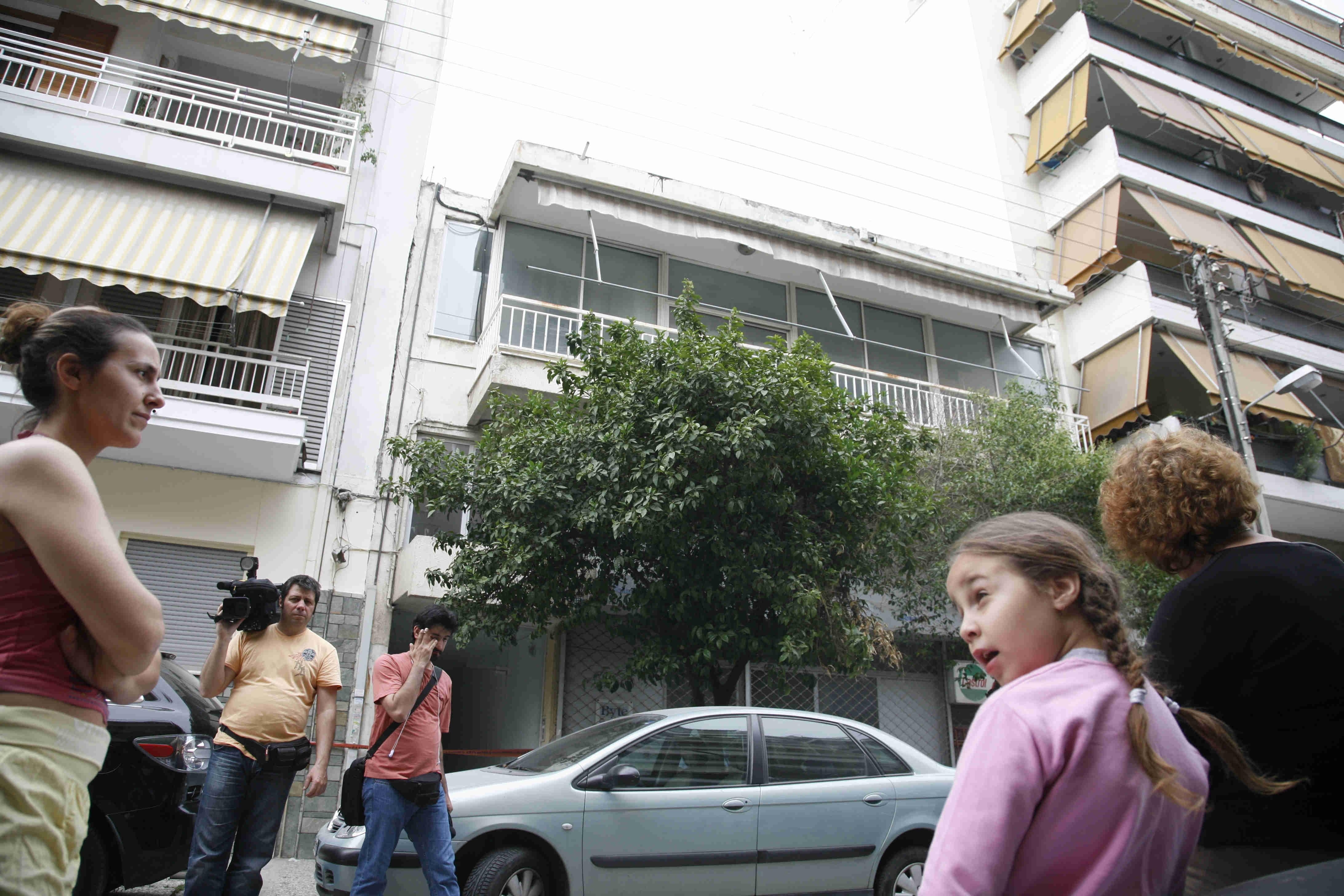 Τρίκαλα: Βρέθηκε νεκρή η μητέρα τους κάτω από το σπίτι τους
