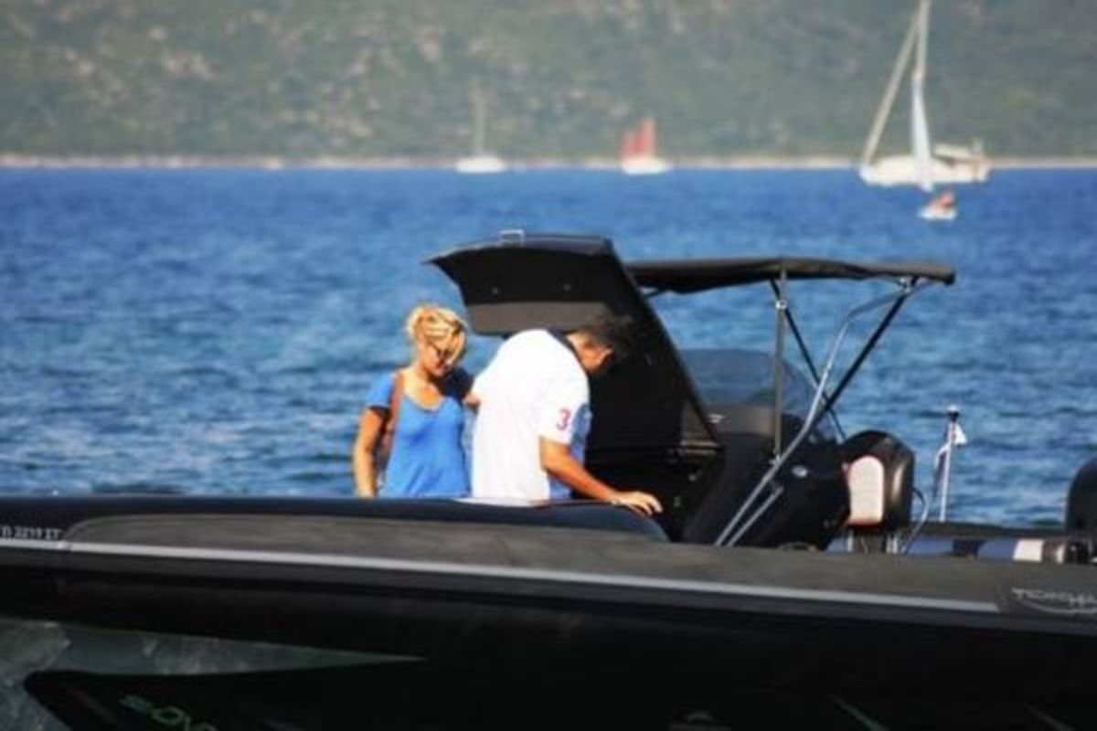 Λαθρέμποροι είχαν κλέψει το φουσκωτό του Γιώργου Λιάγκα και της Φαίης Σκορδά!