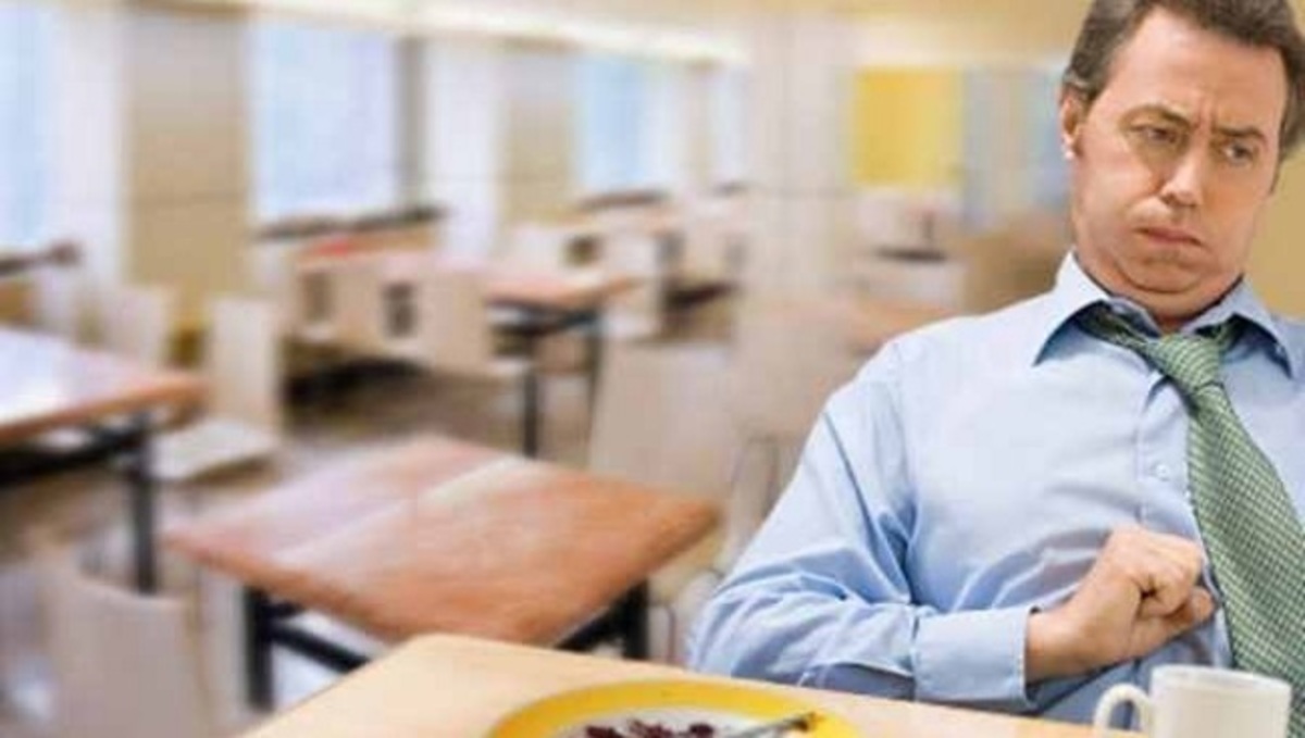 Φούσκωμα και πόνος μετά το φαγητό; Δείτε πώς θα απαλλαγείτε στο λεπτό