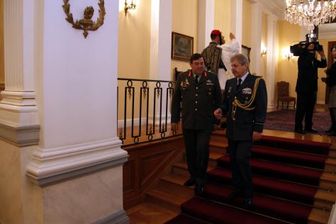 Μεταμεσονύχτιο τηλεφώνημα πολιτικού αρχηγού στον Α/ΓΕΣ