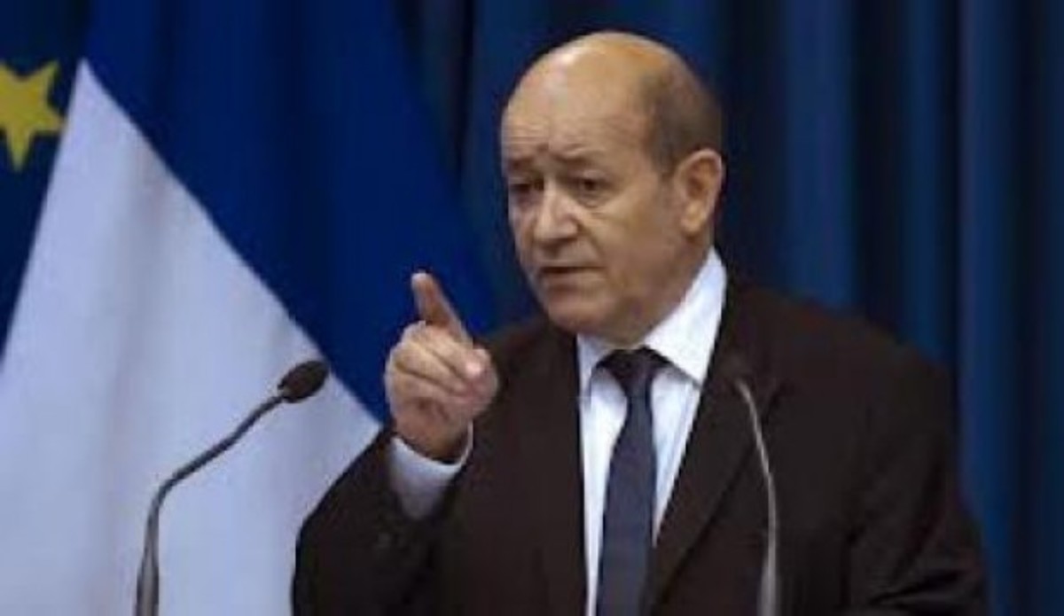 Η Γαλλία ανέστειλε τη στρατιωτική της συνεργασία με τη Ρωσία
