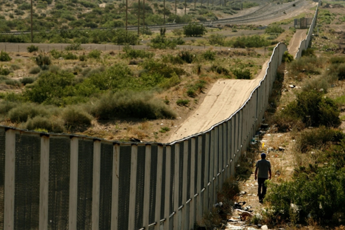 “Τρύπα στο νερό” το τείχος για τους λαθρομετανάστες λένε στον Εβρο