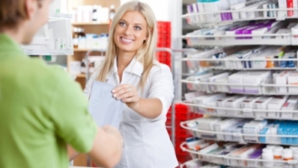 Φαρμακοποιοί: “Αληθεύει ότι θα μπορεί να πάρει άδεια φαρμακείου και μη πτυχιούχος Φαρμακευτικής;”