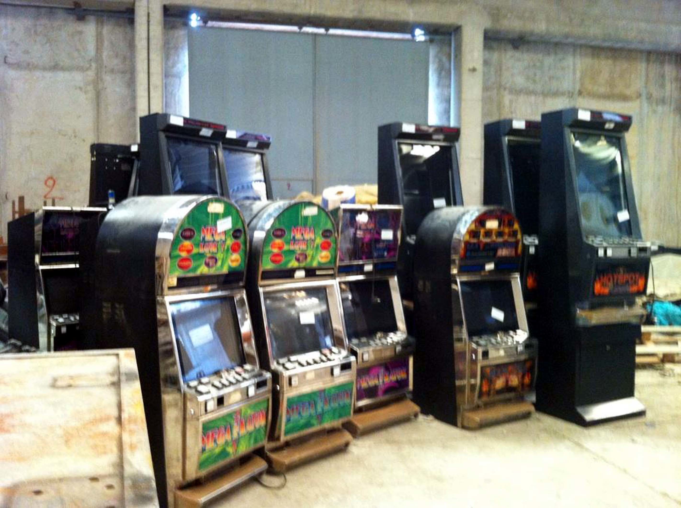 Έφοδος σε μαγαζί με “Φρουτάκια”