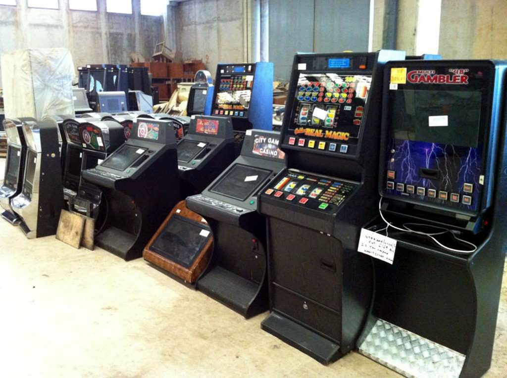 Σύλληψη σε μαγαζί του Πειραιά με παράνομα τυχερά παιχνίδια