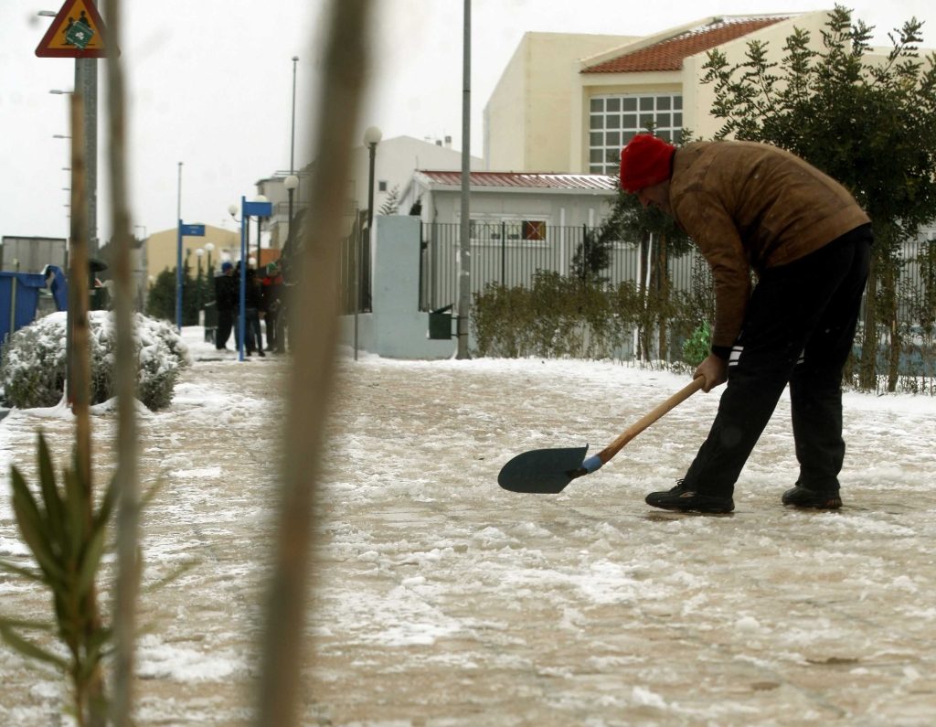 Πάτρα: Του άνοιξε το κεφάλι με φτυάρι