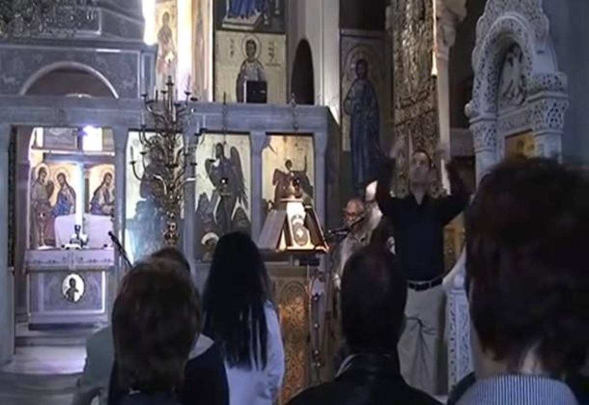 Δείτε την Θ. Λειτουργία στην νοηματική γλώσσα