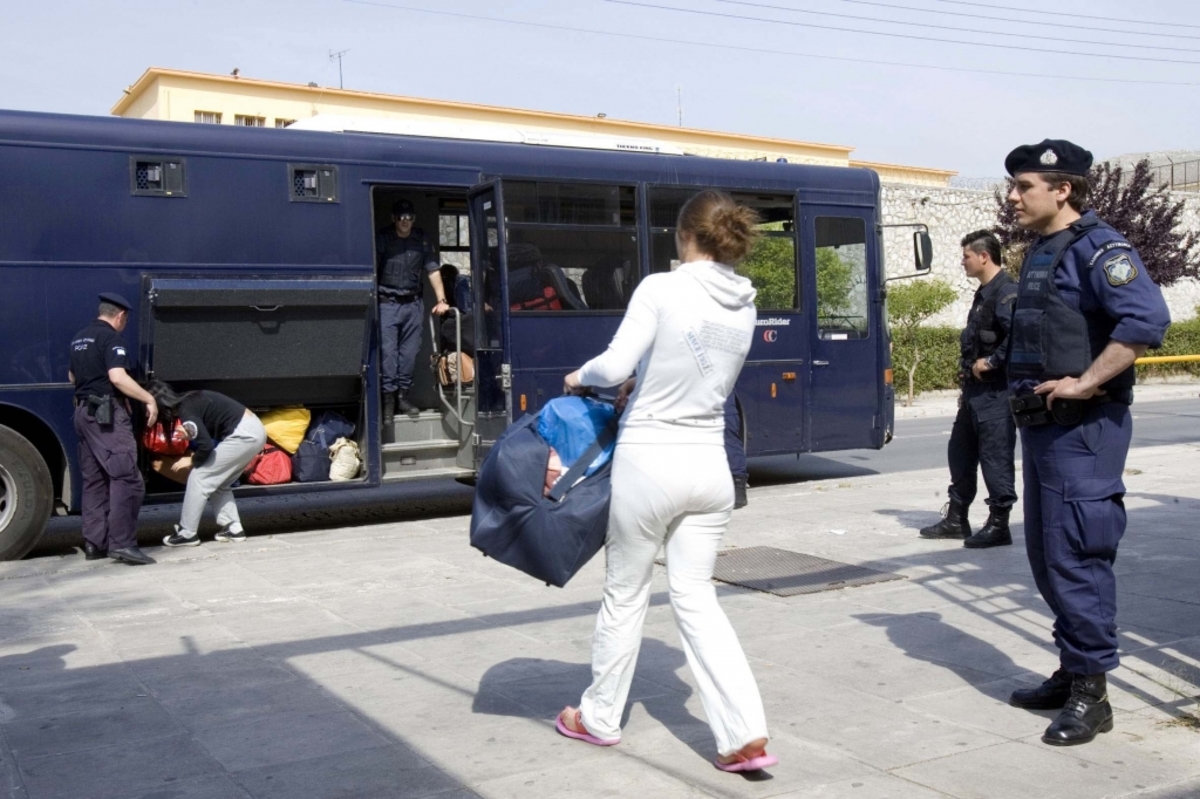 Τέλος στην ενδοκολπική έρευνα γυναικών κρατουμένων