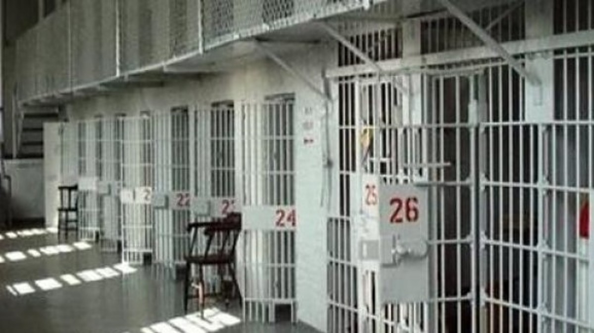 Αγροτικές φυλακές μετατρέπονται σε κλειστές για να μεταταχθούν 502 κρατούμενοι