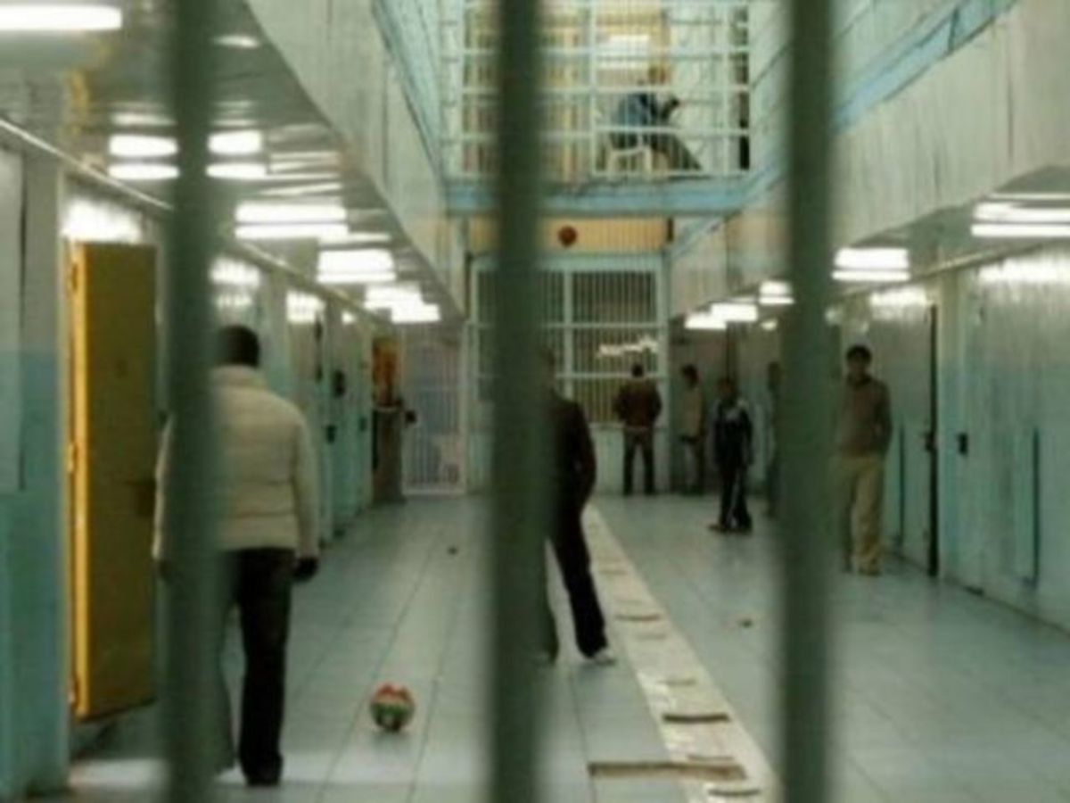Κρατούμενος κατάπιε ξυράφια στις φυλακές Δομοκού