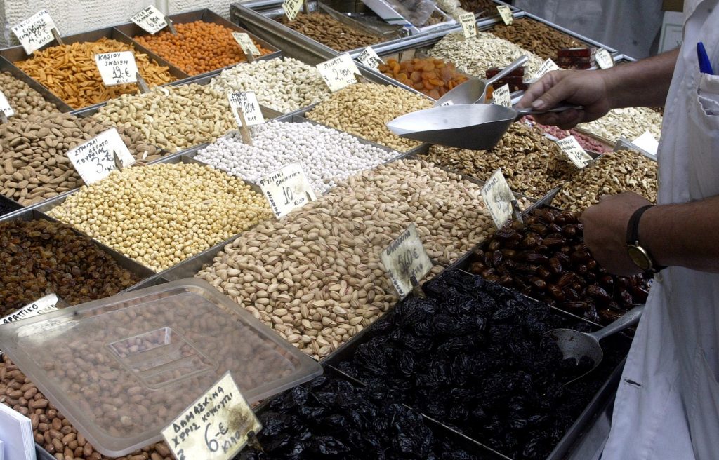 19 τόνοι “επικίνδυνου” φιστικιού κατασχέθηκαν στον Πειραιά