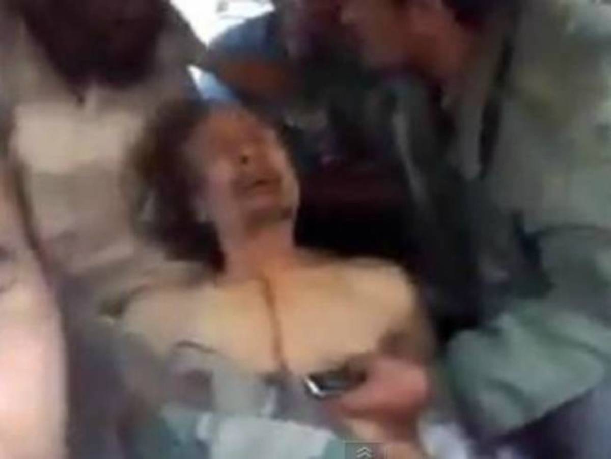 Νέο βίντεο σοκ με τον νεκρό Καντάφι – ΒΙΝΤΕΟ