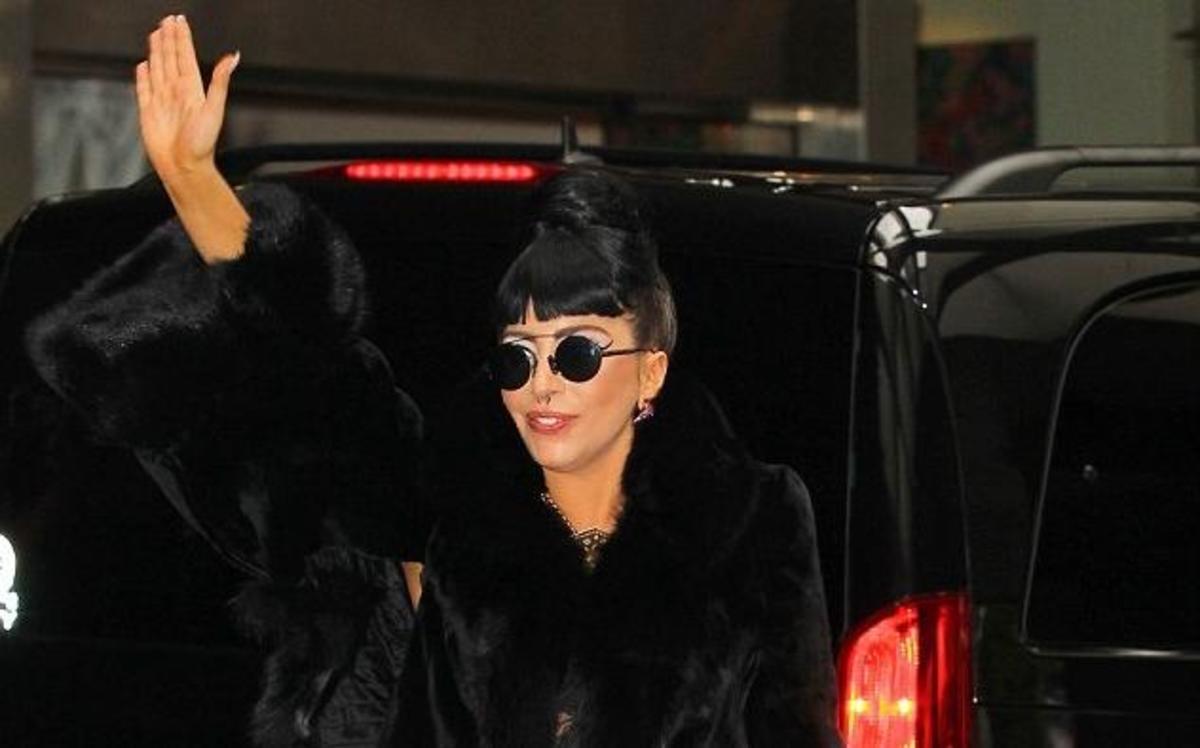 Lady Gaga: Το διάφανο σορτς της έφερε αποκαλύψεις… (φωτό)