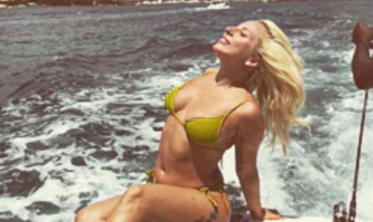 Το είδαμε και αυτό! “Κολάζει” η Lady Gaga με το μαγιό της