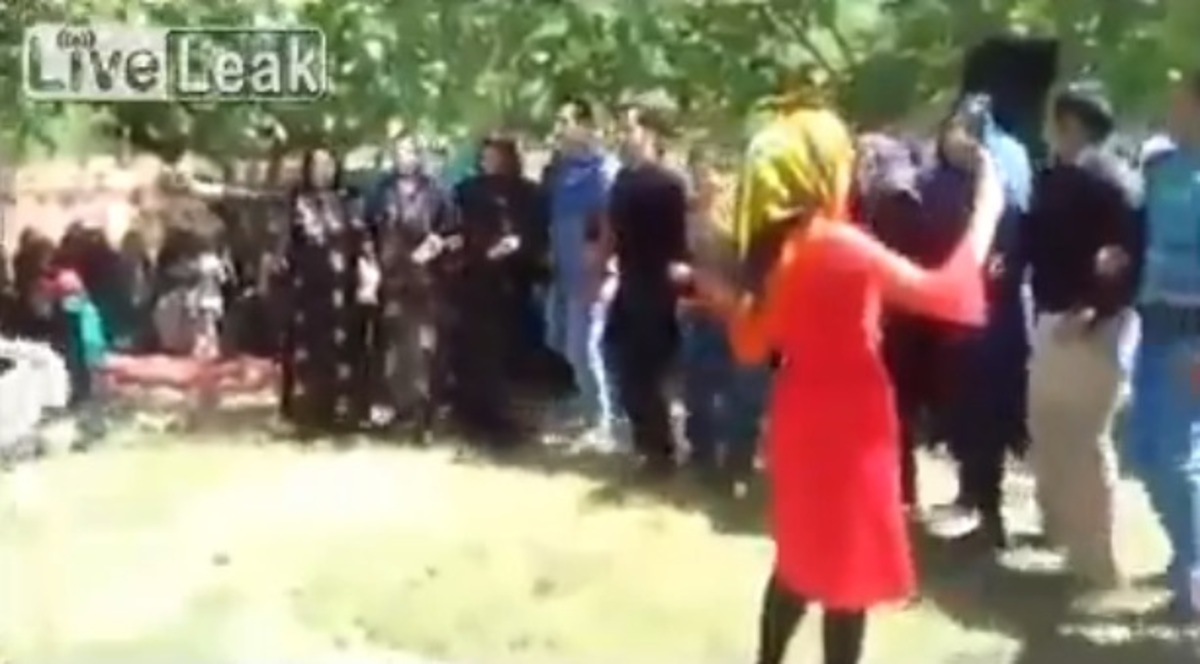 Ματωμένος γάμος! Τον πυροβόλησε κατά λάθος (video)