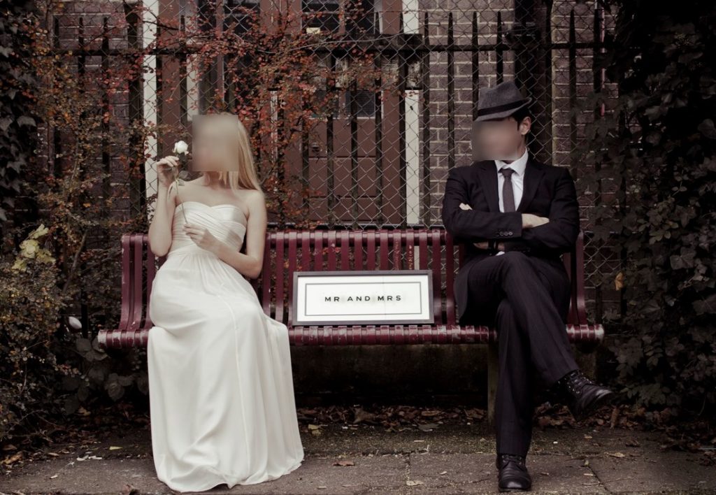 Τι λέει ο Έλληνας ηθοποιός που οι γονείς του παρακολούθησαν τον γάμο του μέσω Skype;