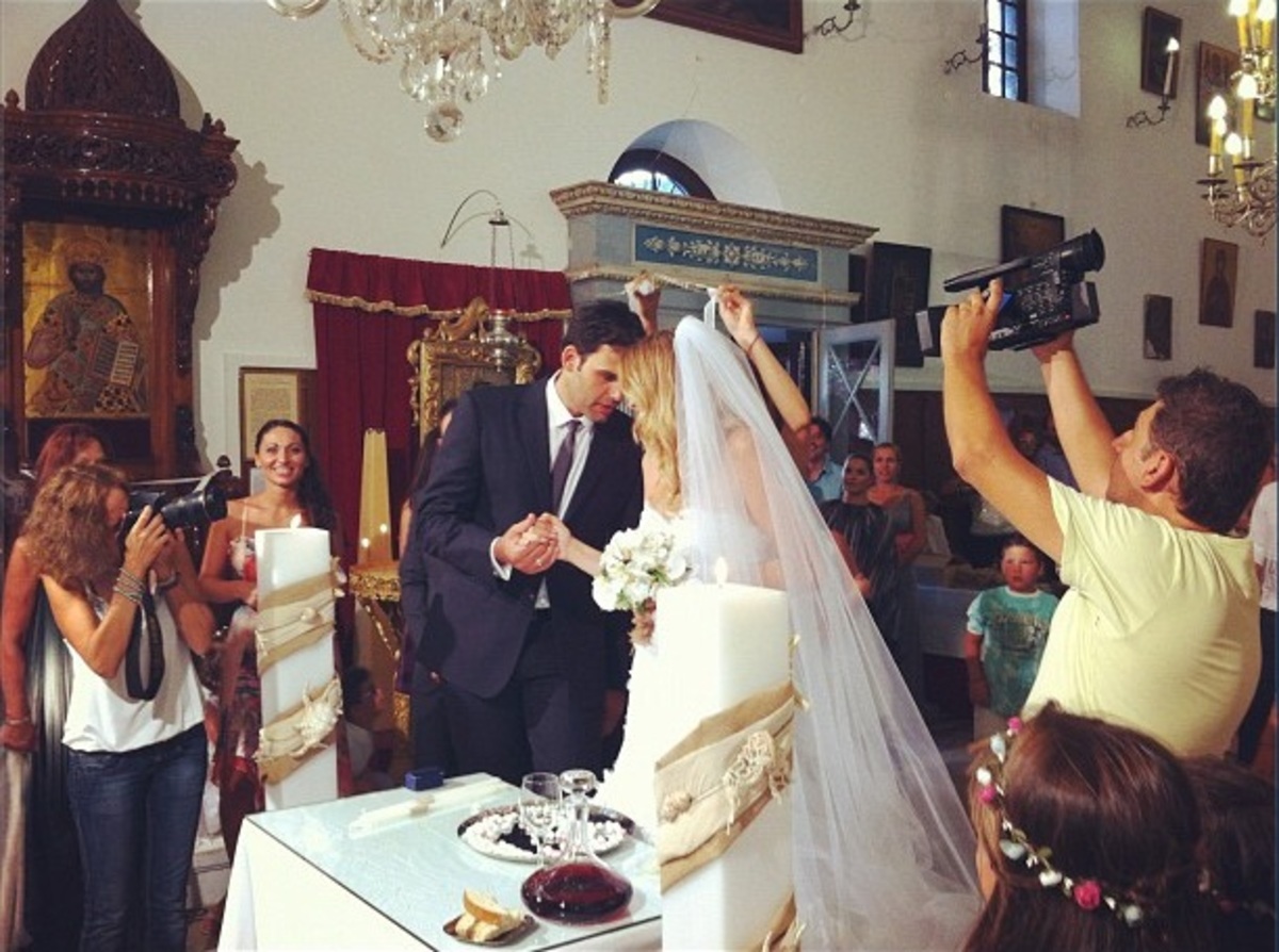 Σ. Τσιμτσιλή – Δ. Καμπούρη: Στο γάμο της Ι. Κούτση στη Ζάκυνθο!