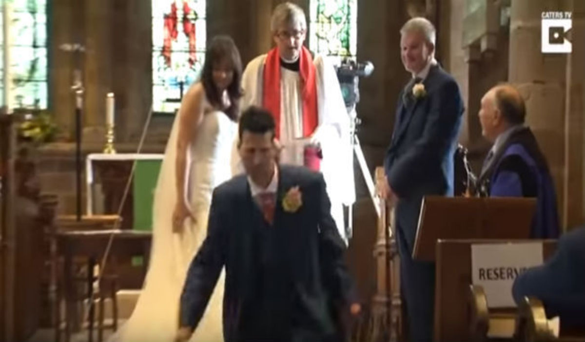 Ο ιερέας ήταν έτοιμος να αρχίσει το μυστήριο του γάμου και ο γαμπρός έφυγε τρέχοντας από την εκκλησία!