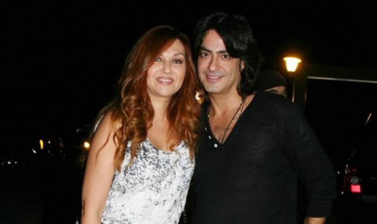 Καίτη Γαρμπή – Διονύσης Σχοινάς: Γιόρτασαν 18 χρόνια γάμου με ένα φιλί!