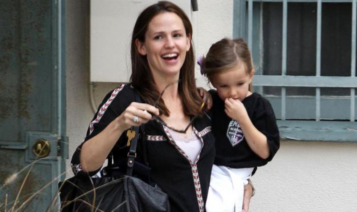 Η Jennifer Garner βόλτα με την κόρη της Seraphina!