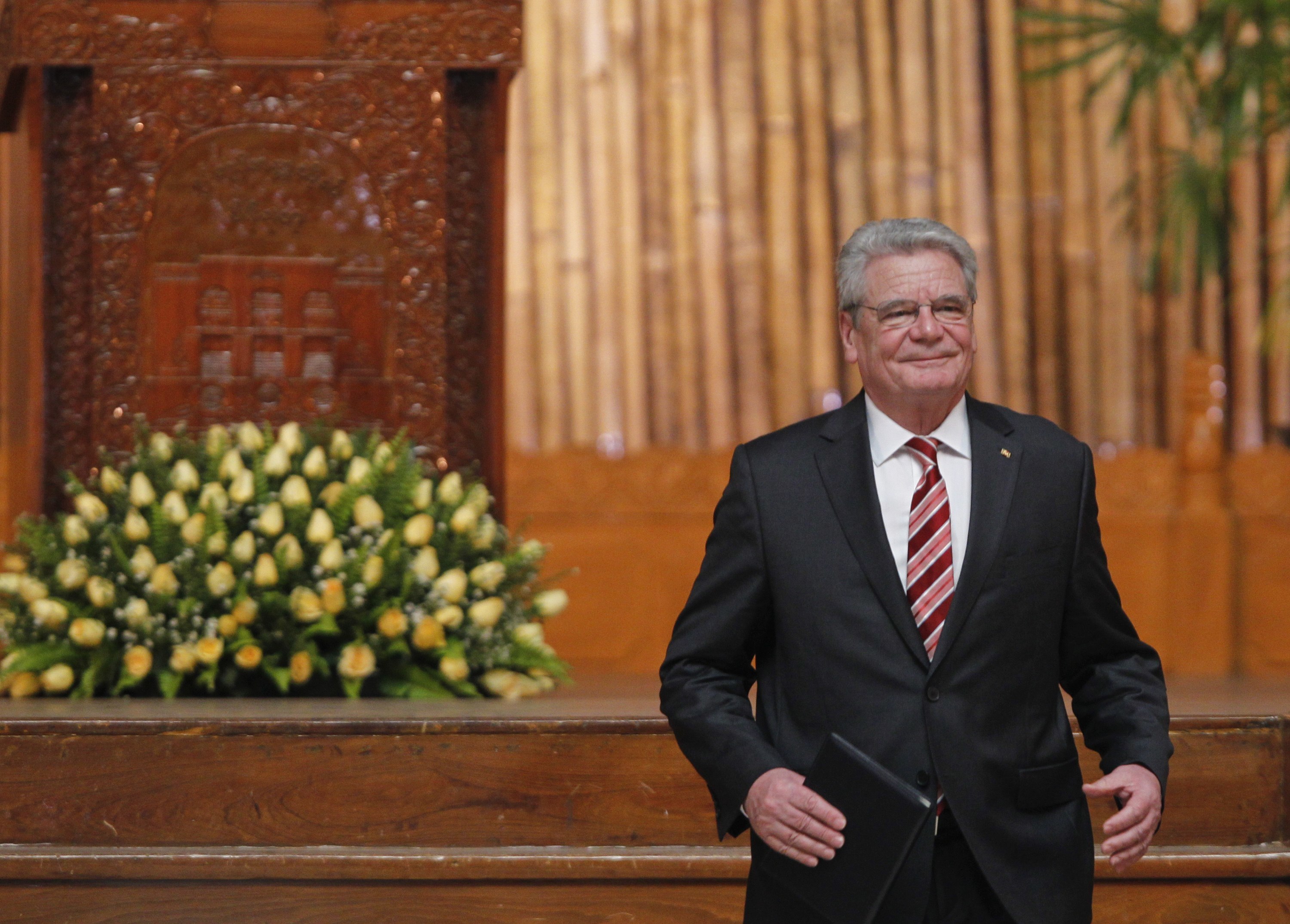 Γερμανός πρόεδρος: Πονάω για όσα κάναμε στους Έλληνες